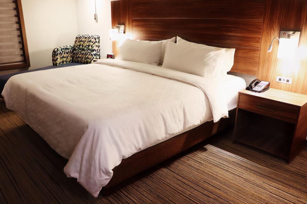 Standard King Room,1279113511:JPEG