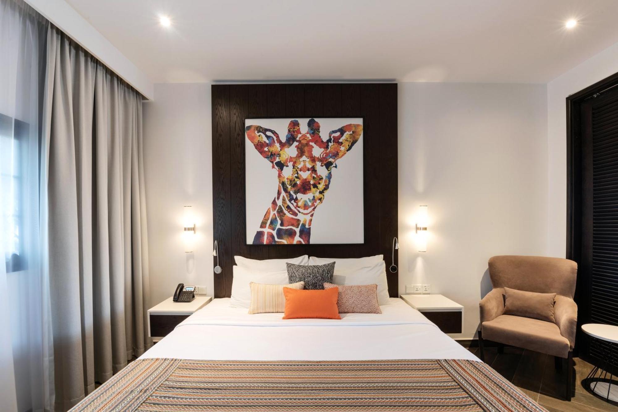 Premium Giraffe Arena Chalet Includes Complimentary Emirates Park Zoo Entry Tickets
