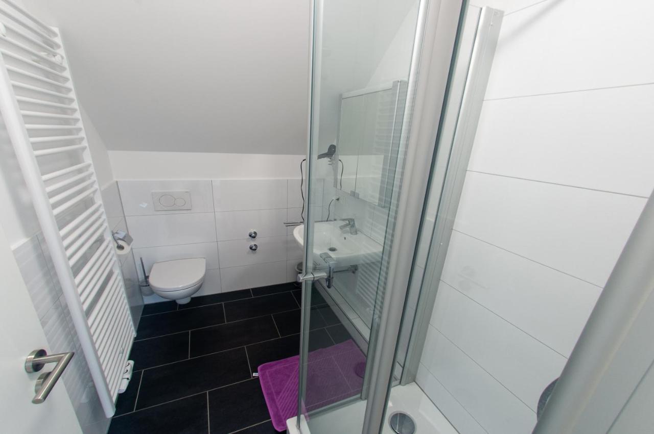 Single Room with Balcony,1013903116:JPEG