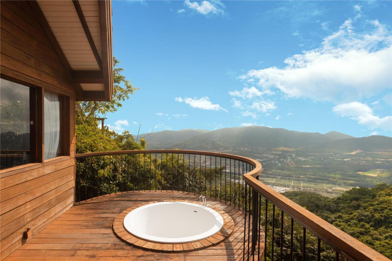 Extra Large Bed Mountain View Villa – Near the Infinity Pool