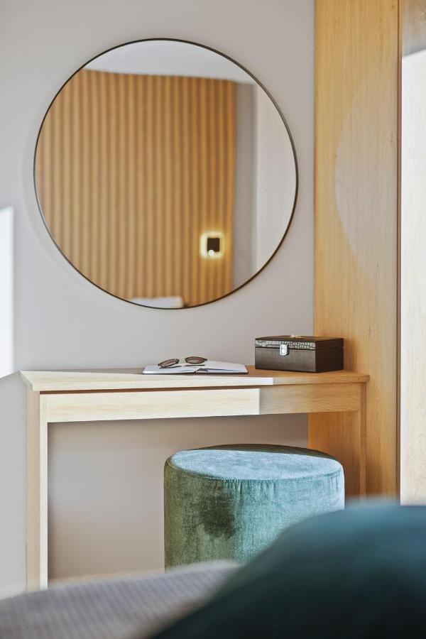 Superior One-Bedroom Apartment