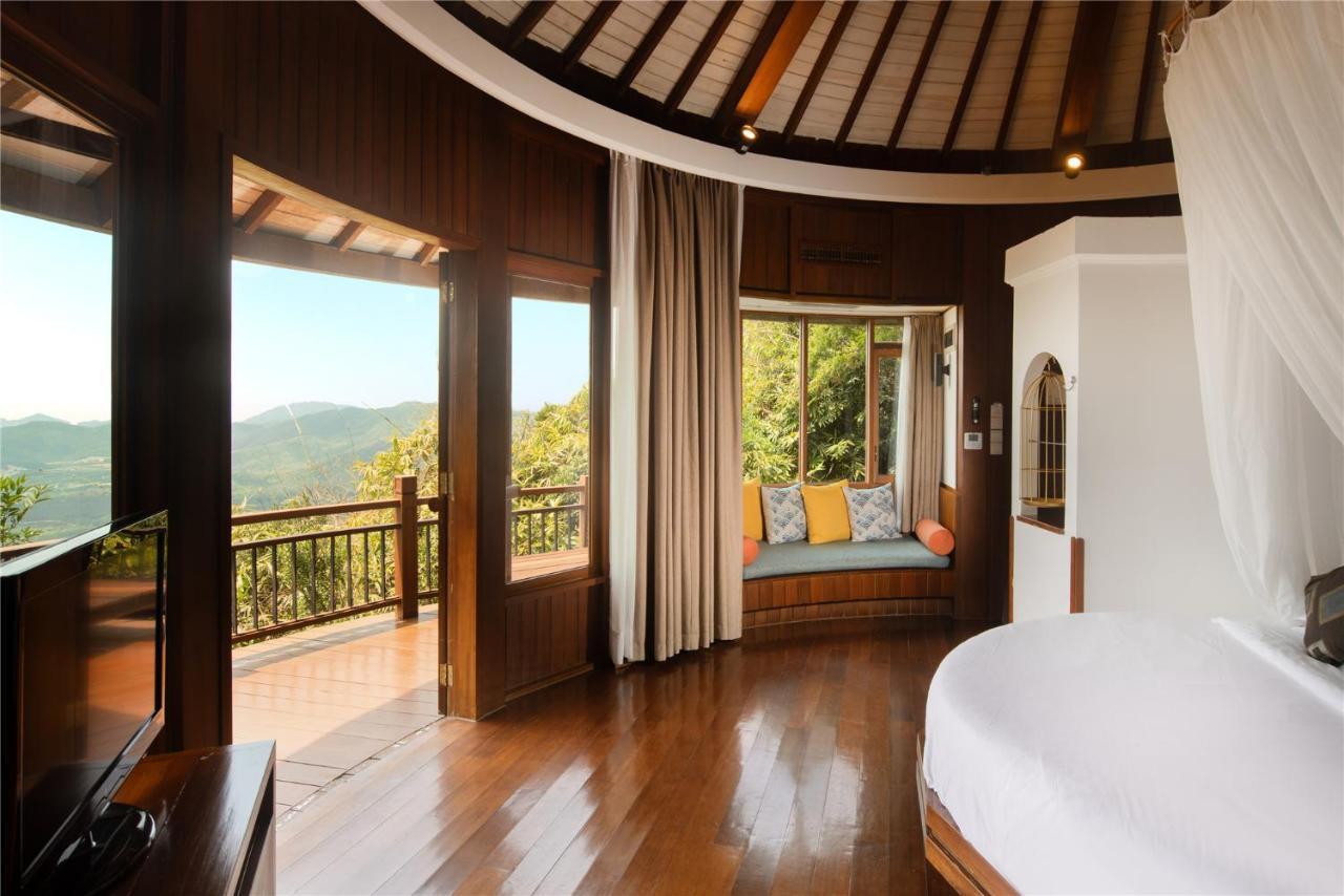 Round Bed Round House Villa (with Hot Tub)
