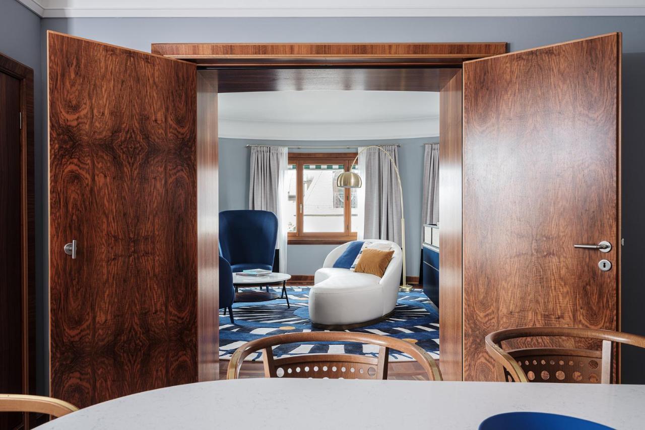 Suite with Lake View,1073757640:JPEG
