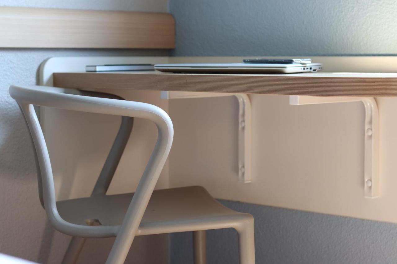 Quarto com 1 Cama Queen-size e 1 Beliche