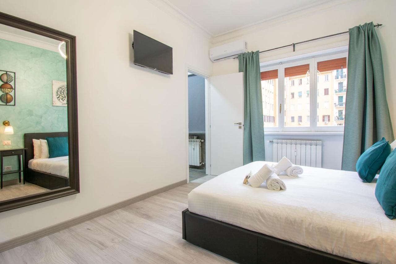 Deluxe Double Room Shower