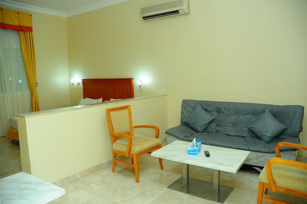 Studio (2 Adults)
