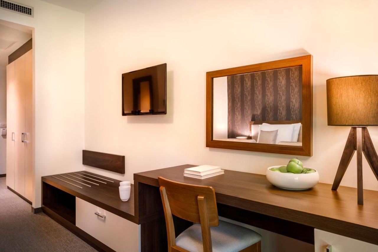 Standard Double Room with Balcony and Park View,1277554555:JPEG