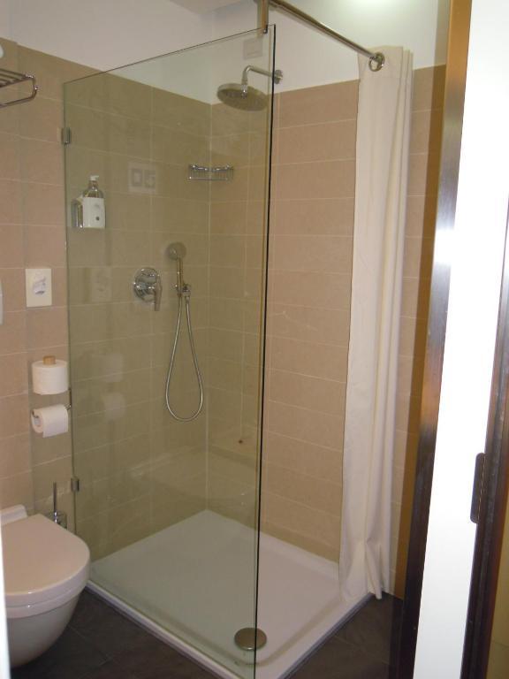 Suite with Terrace and Lake View,11473424:JPEG