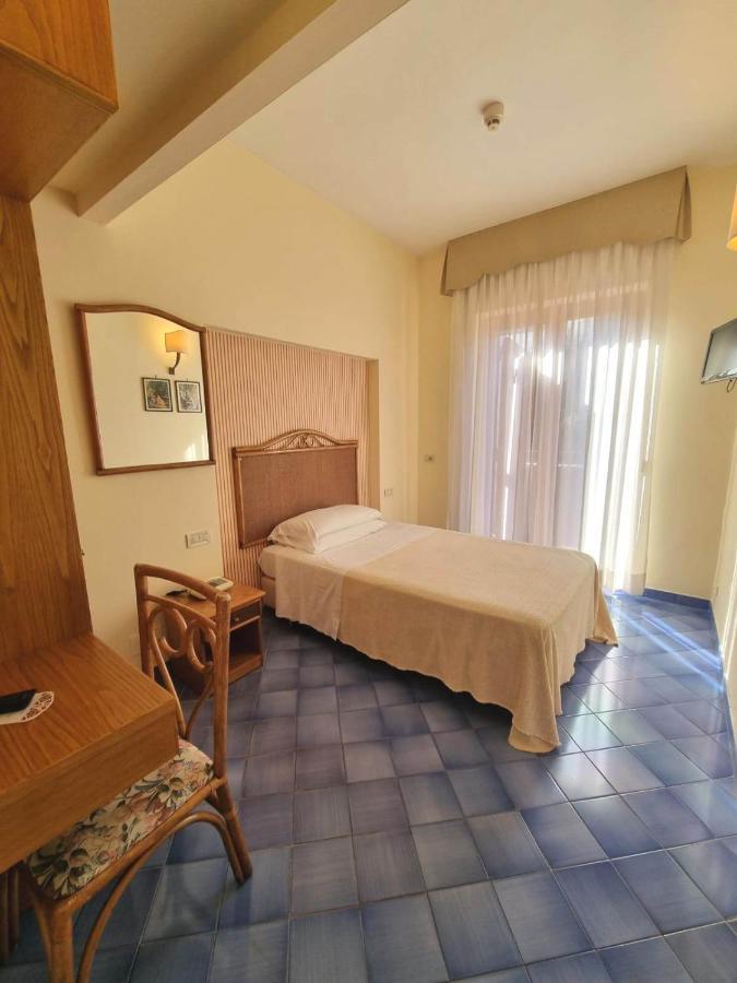 Single Room,1155083751:JPEG