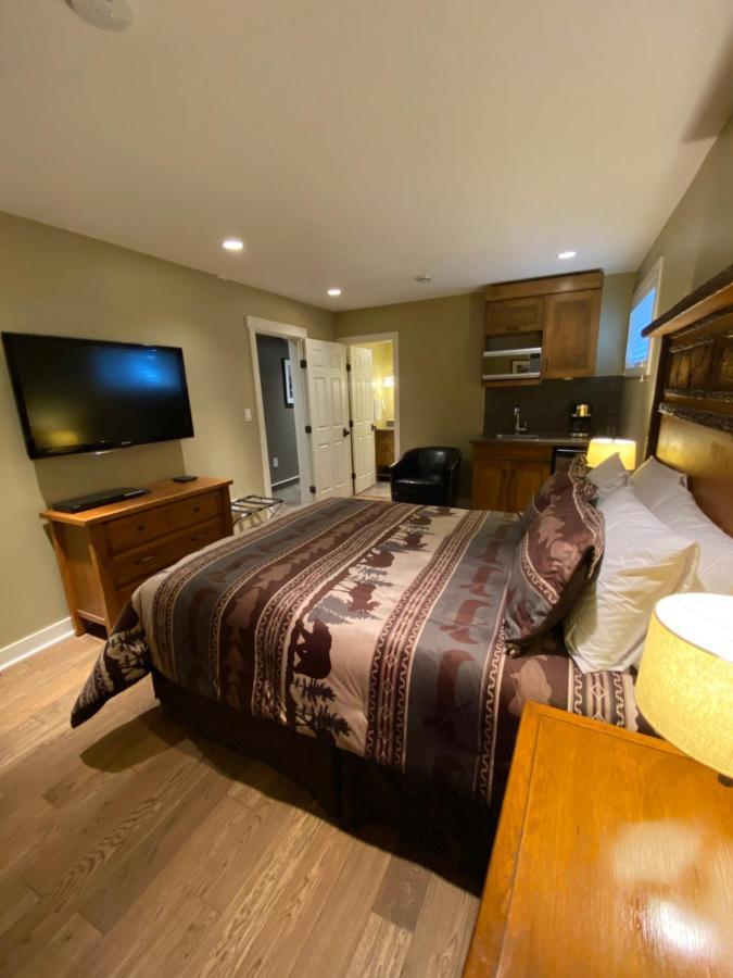 Queen Room