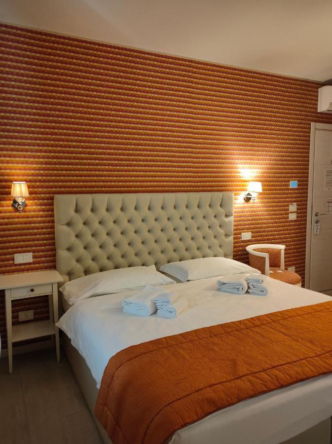 Triple Room with City View,26429138:JPEG
