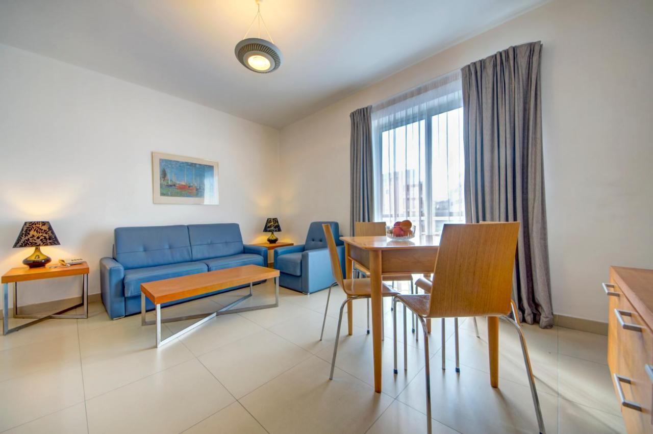 One-Bedroom Apartment,1253587606:JPEG