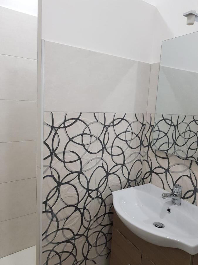 Double or Twin Room Private Bathroom