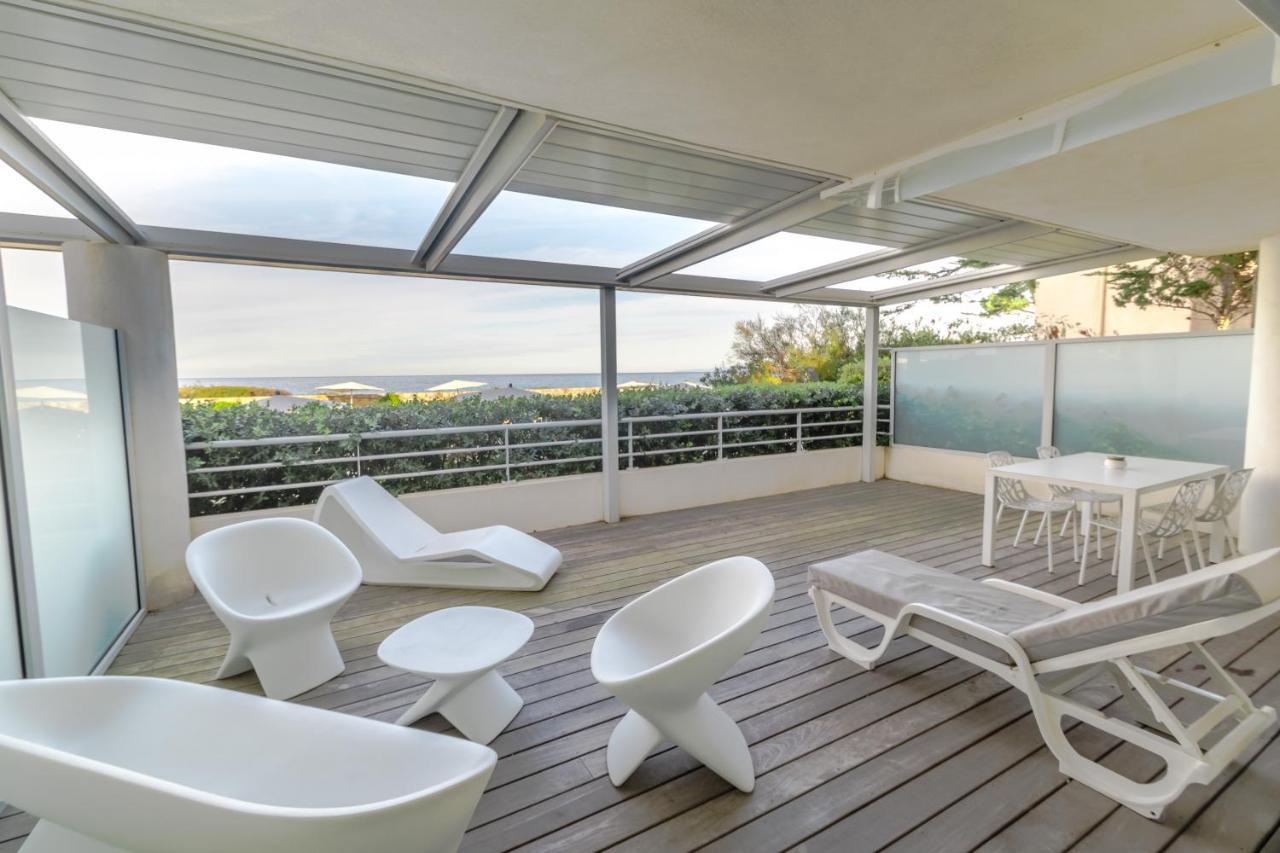 Two-Bedroom Apartment Sea View Ground Floor