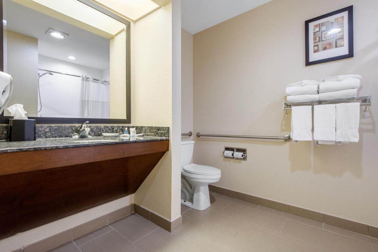 King Room - Accessible/Non-Smoking