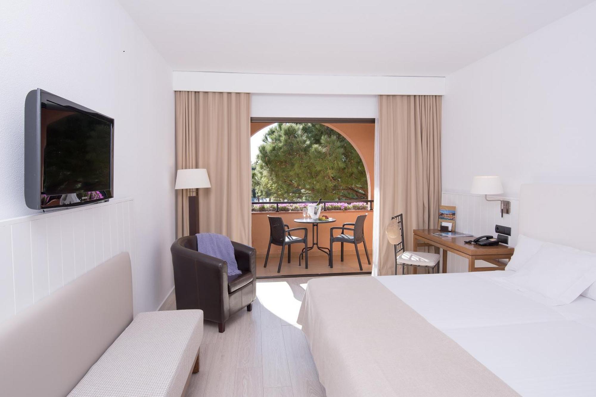 Double or Twin Room Balcony