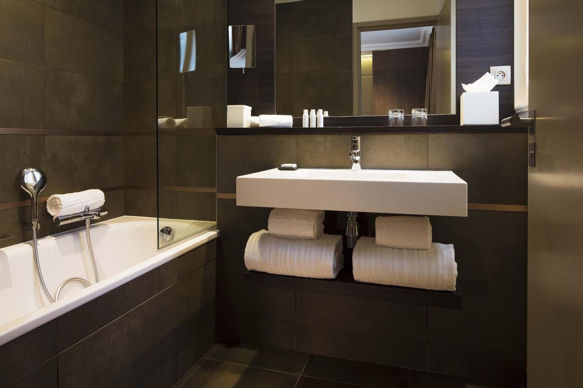 Superior Double or Twin Room,1273843201:JPEG