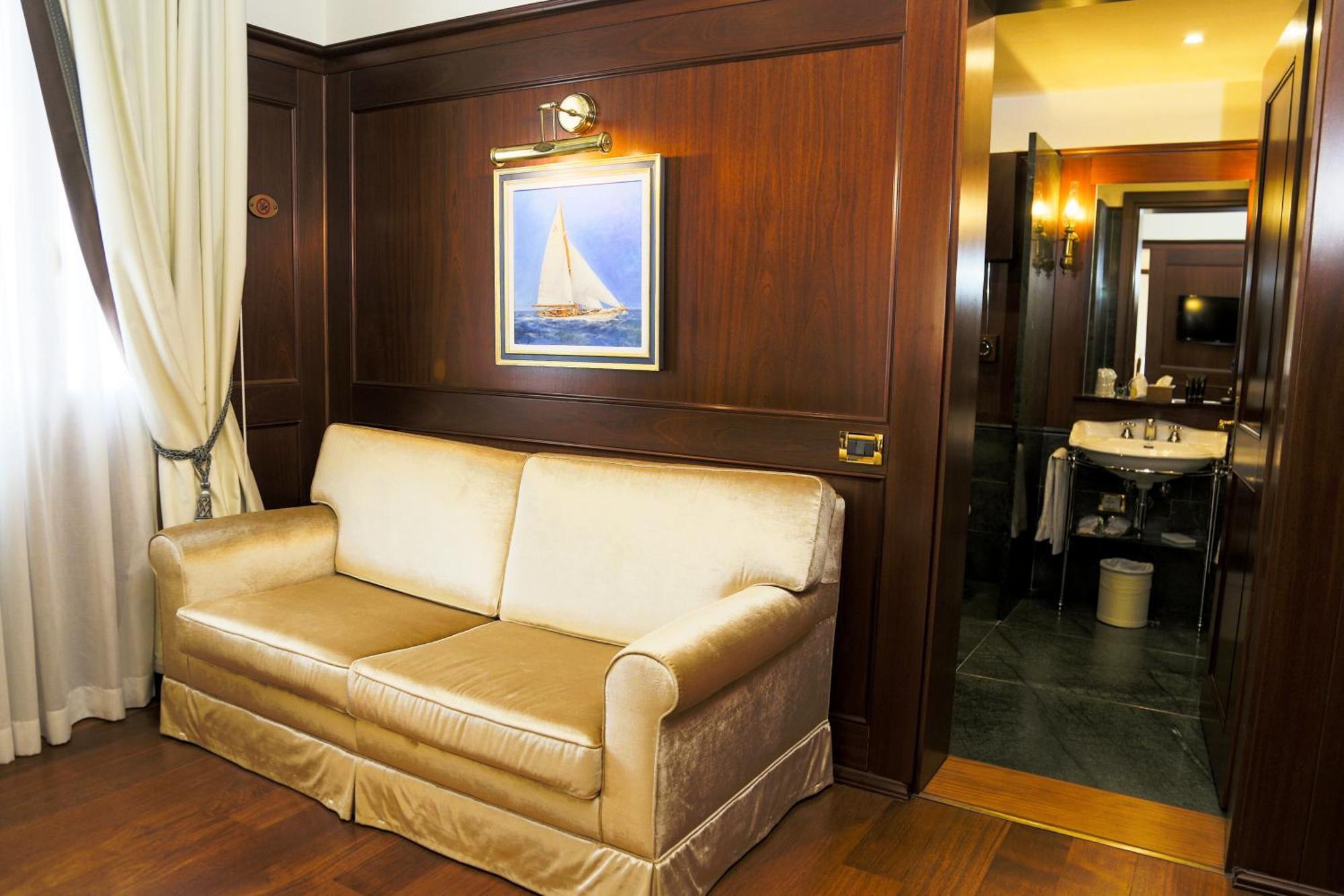 Junior Suite Lagoon View