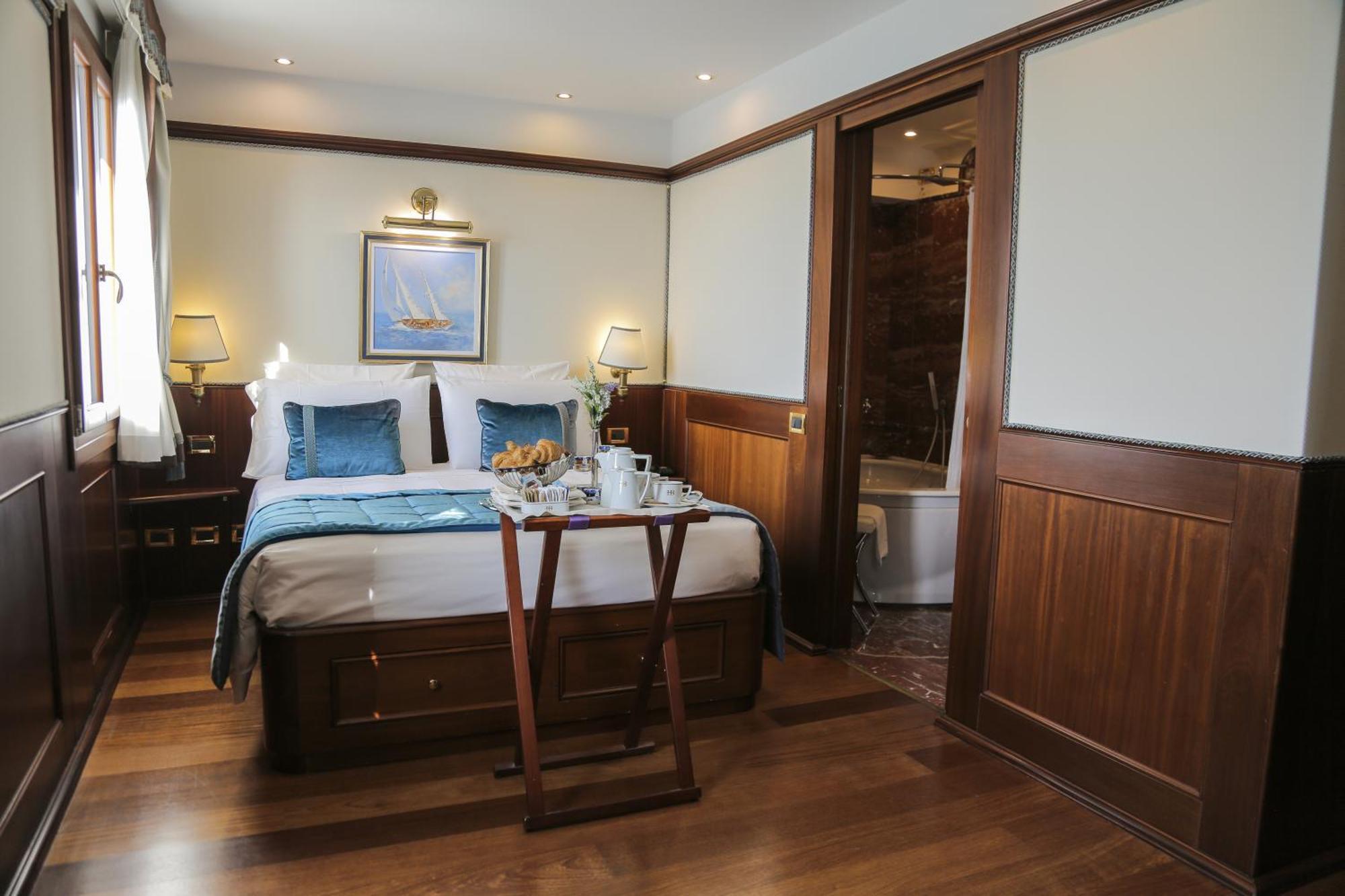Junior Suite Lagoon View