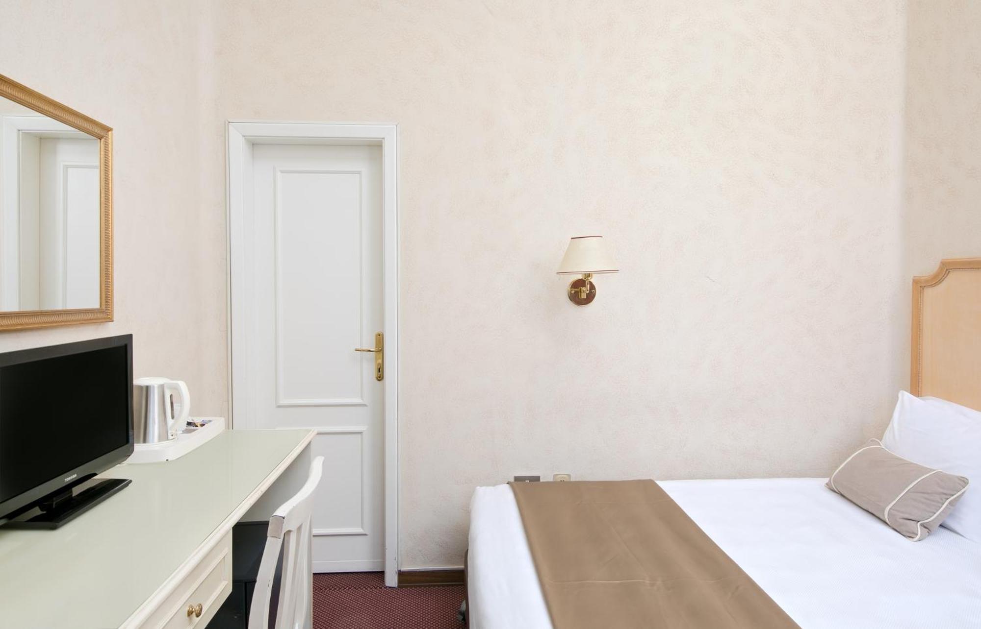 Classic Single Room