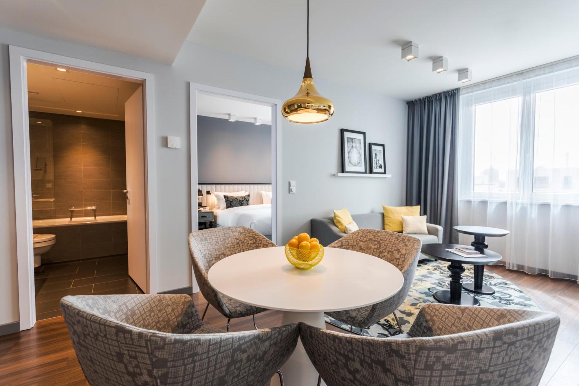 Deluxe One-Bedroom Apartment