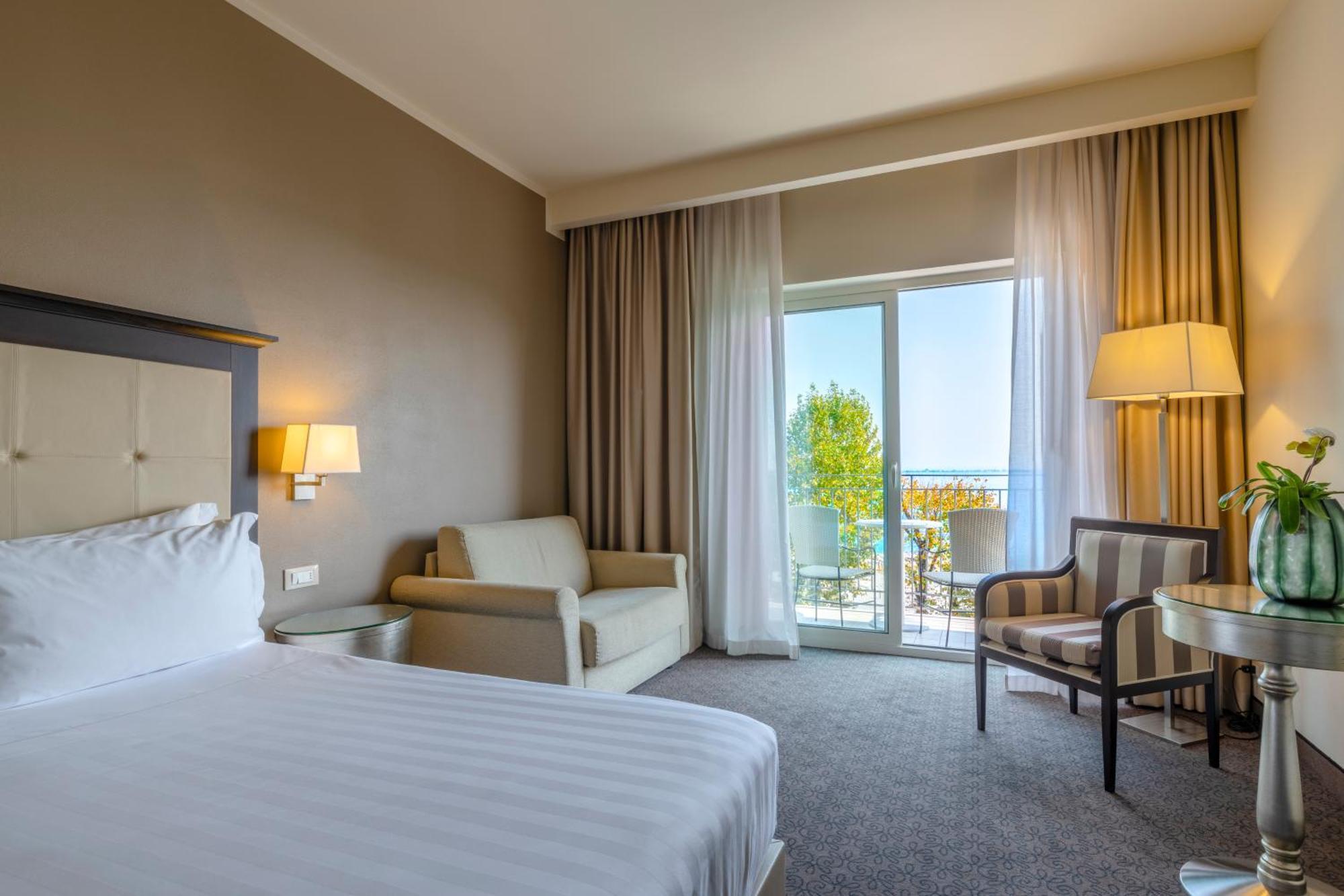 Junior Suite Balcony Lake View