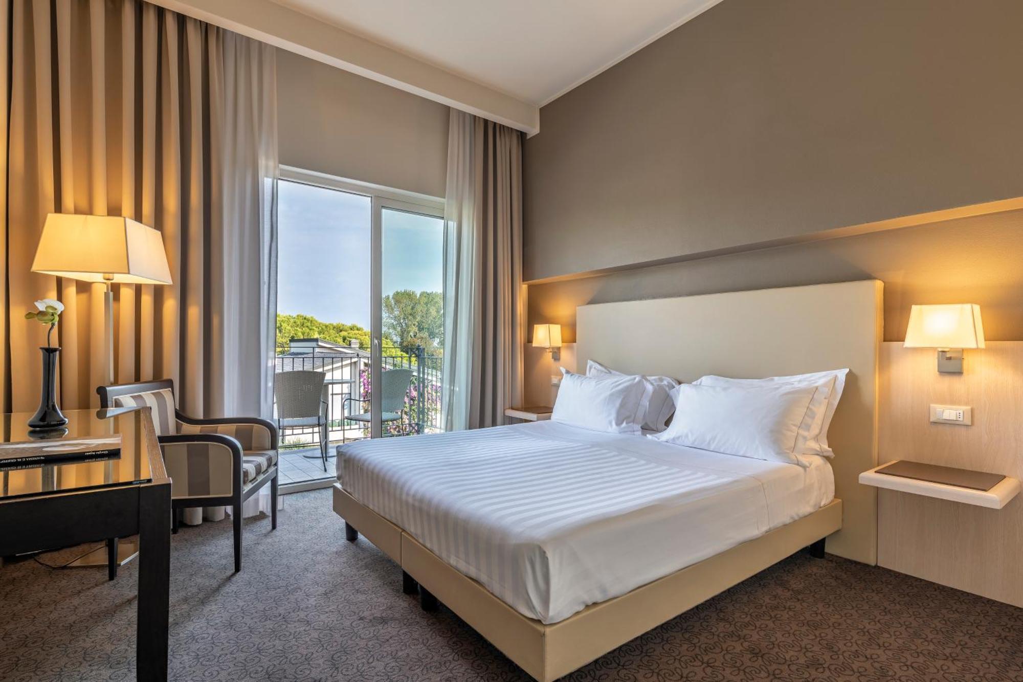 Standard Double Room Balcony,1216176514:JPEG
