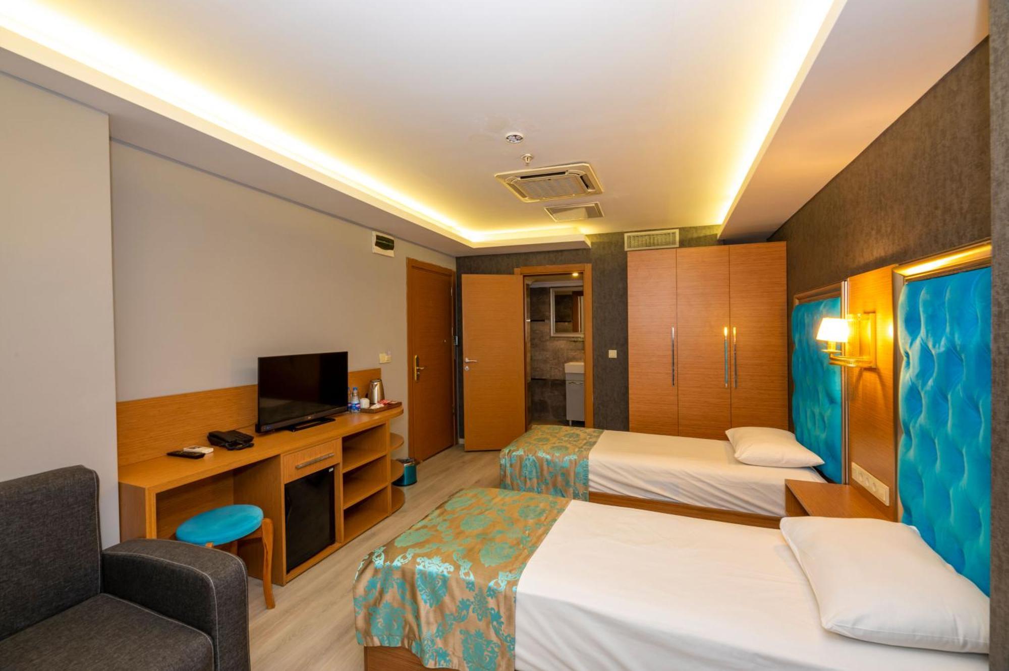 Deluxe Double or Twin Room