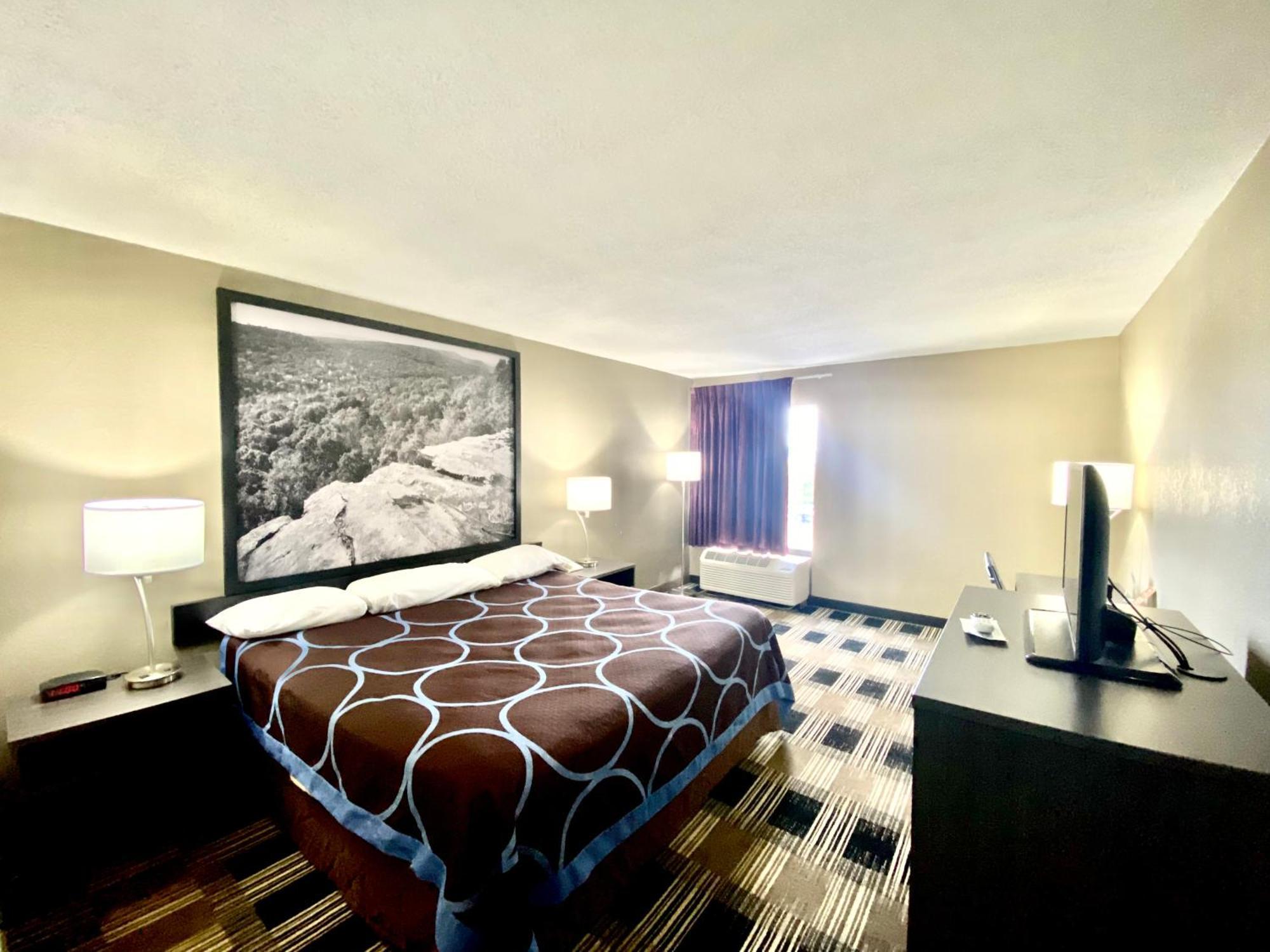 King Room Mobility Access or Non-Smoking