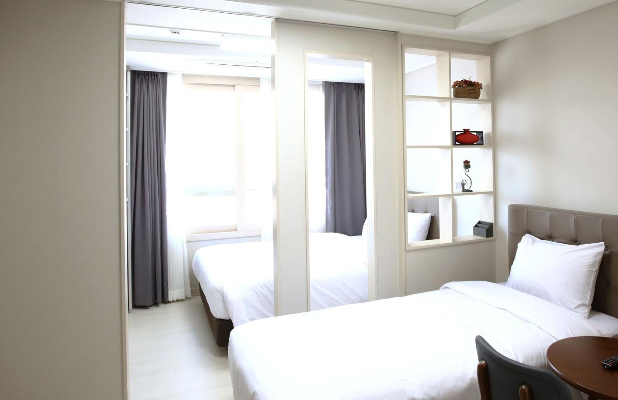 Deluxe Family Twin Room