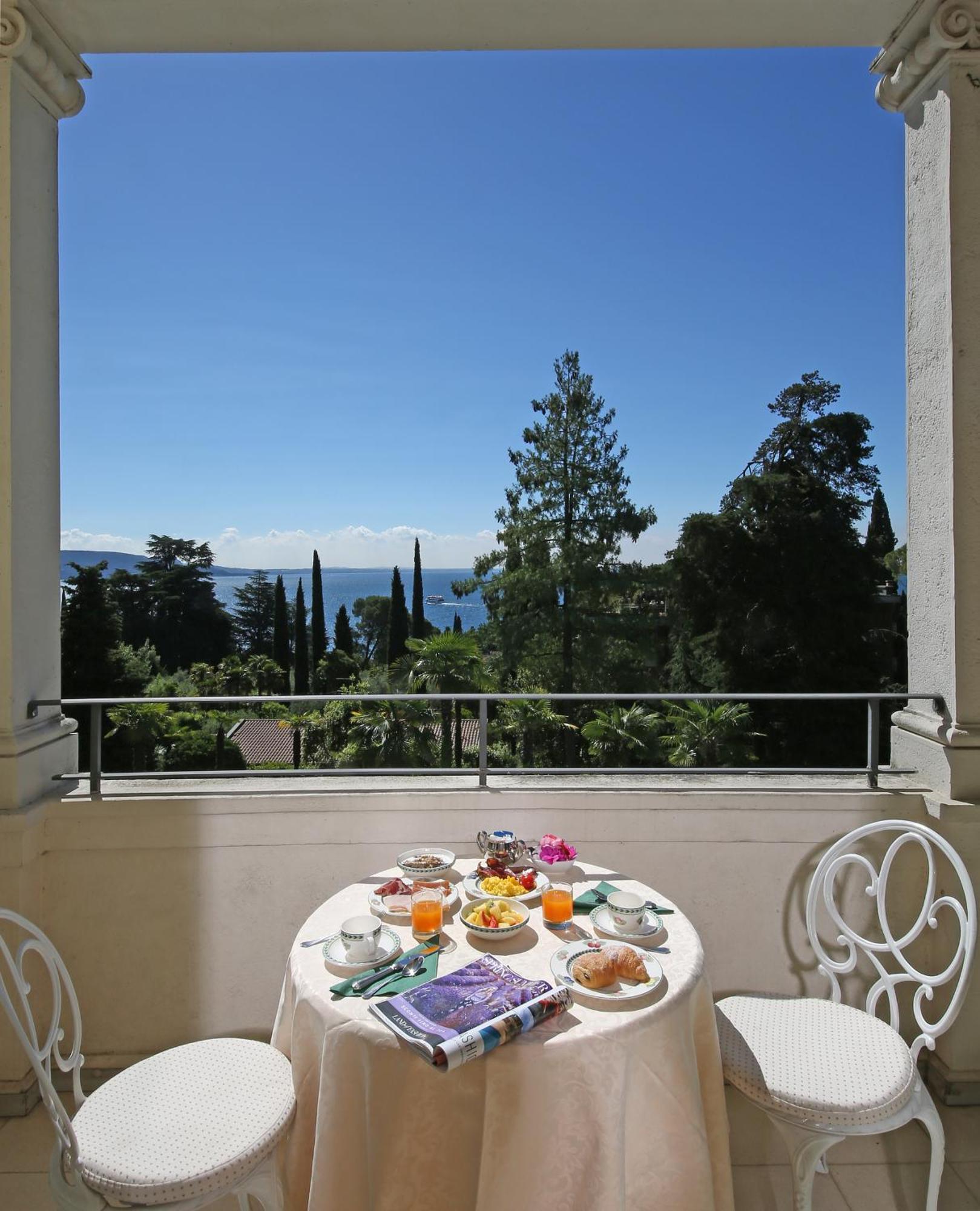 Deluxe Double or Twin Room with Lake View,1693274039:JPEG