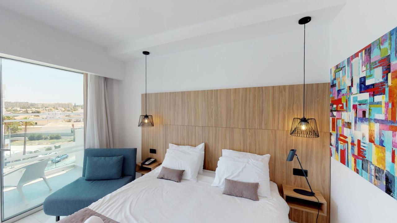 Double or Twin Room Inland View