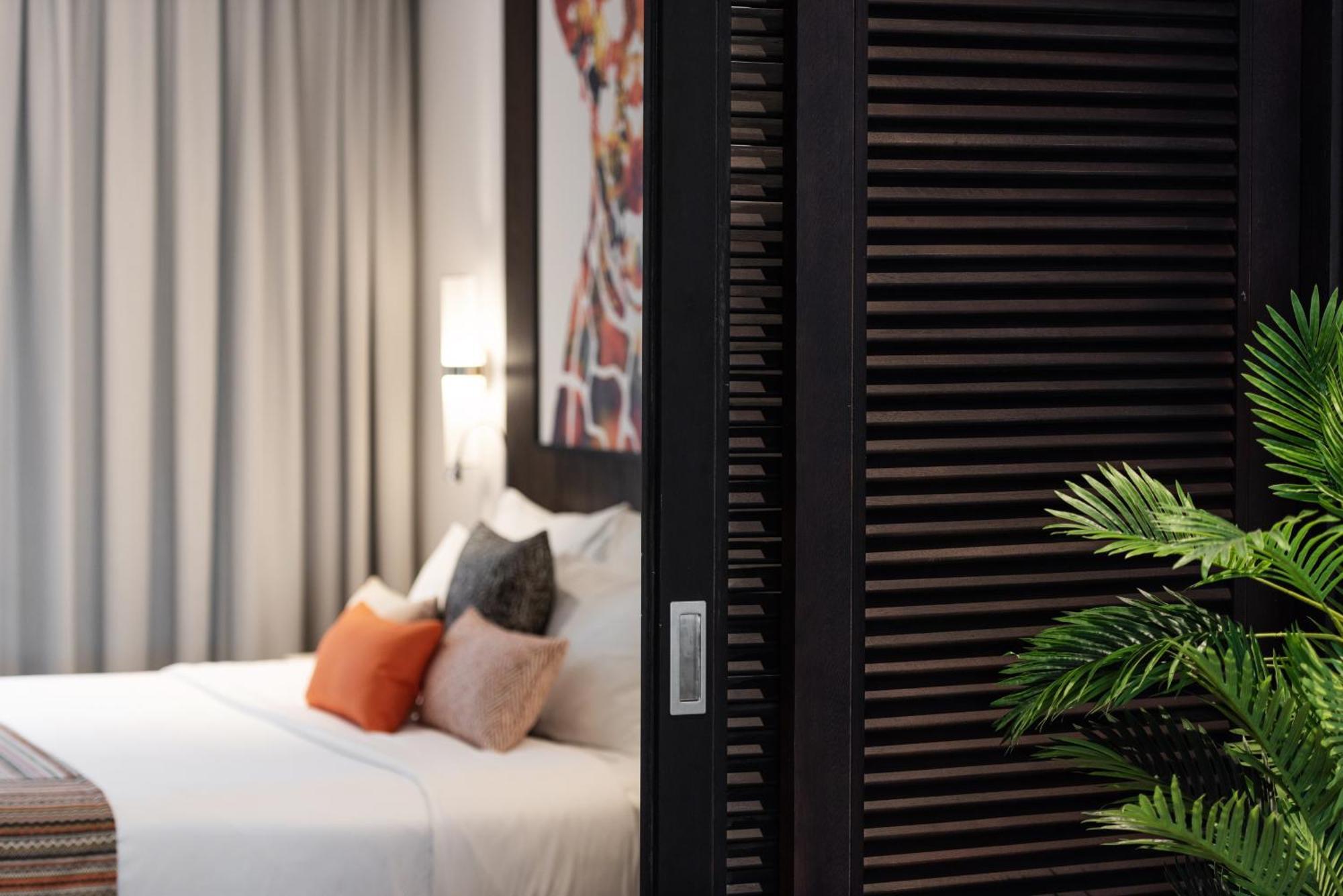 Premium Giraffe Arena Chalet Includes Complimentary Emirates Park Zoo Entry Tickets