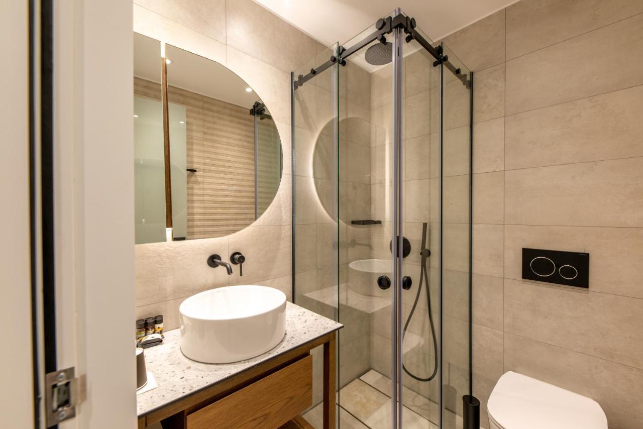 Double Room - Interior,1237924654:JPEG