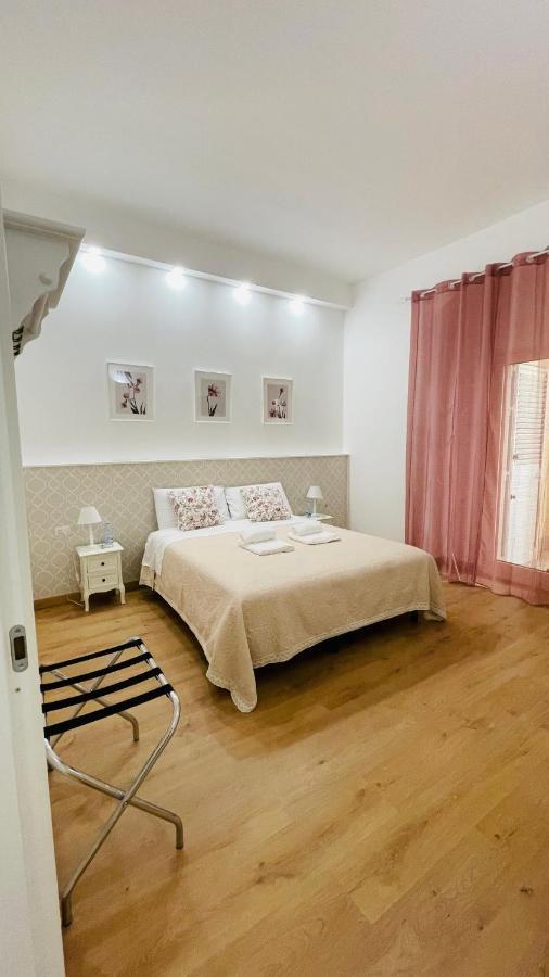 Double or Twin Room Private Bathroom