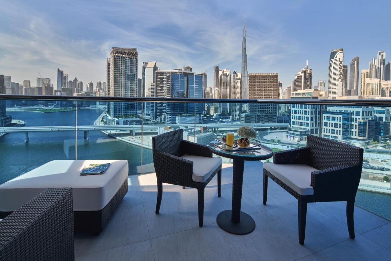 VIP King with Balcony and Burk Khalifa View
