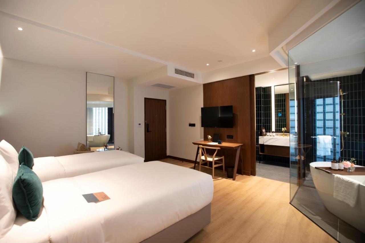 Palm Room Executive Twin
