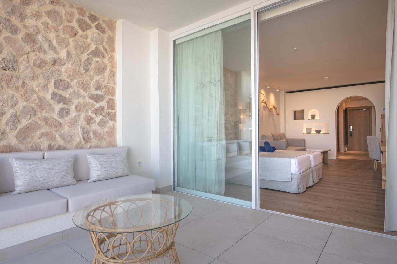 Superior Twin Room with Sea View,1268673136:JPEG