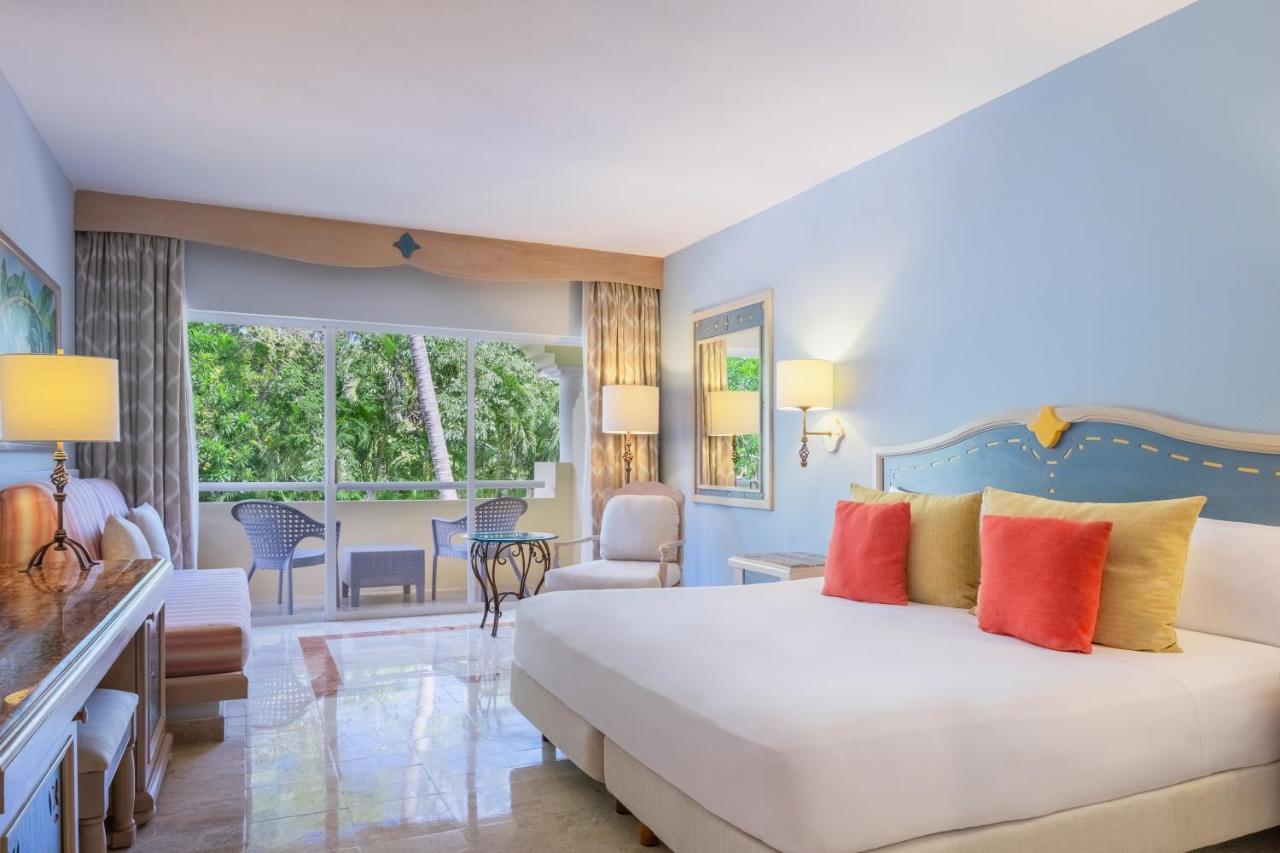 Premium Near Pool