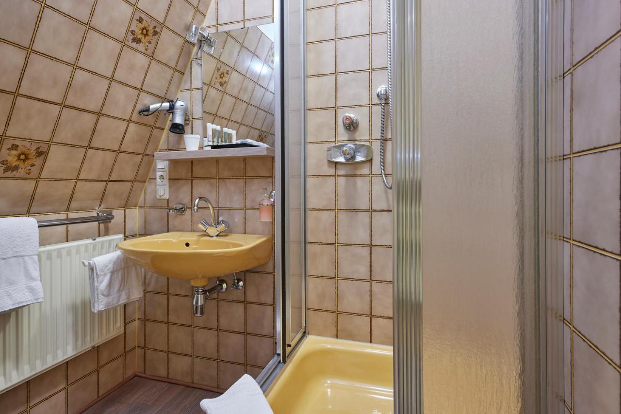 Basic Double Room