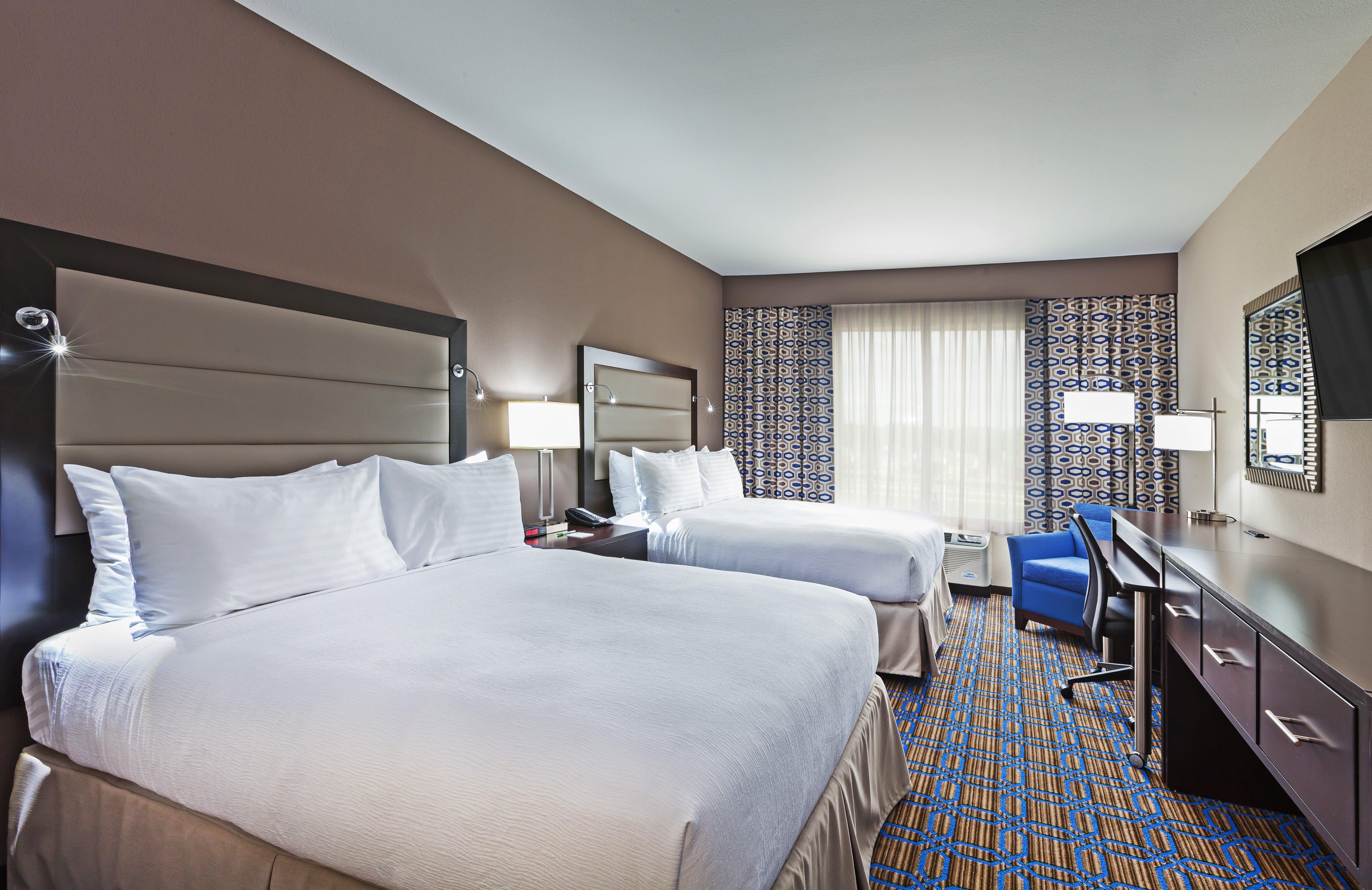 Quadruple Room with Two Queen Beds - Non Smoking