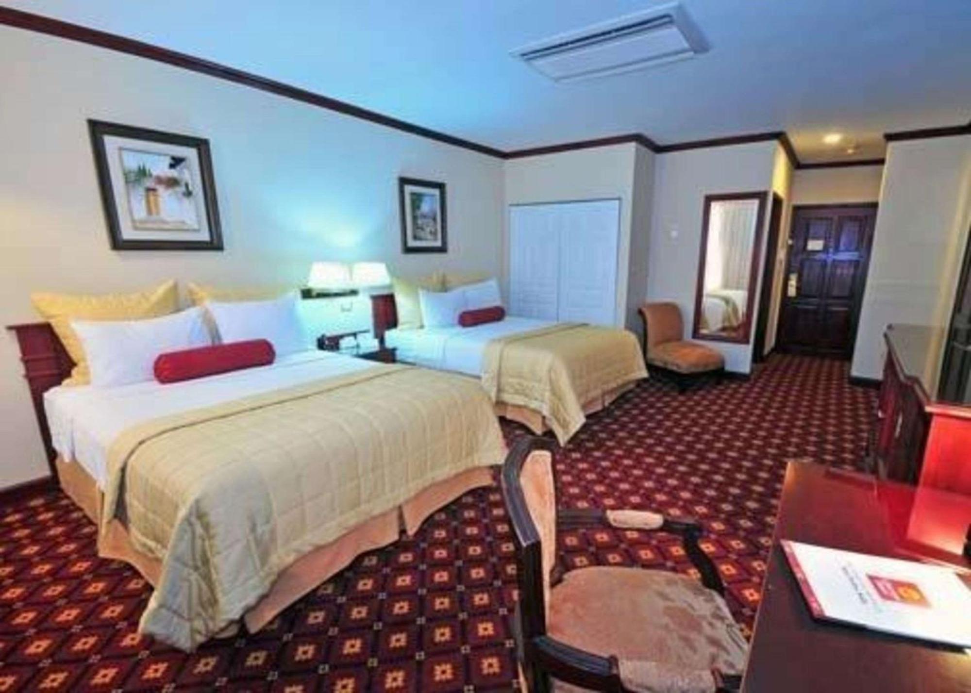 Queen Room with Two Queen Beds - Non-Smoking