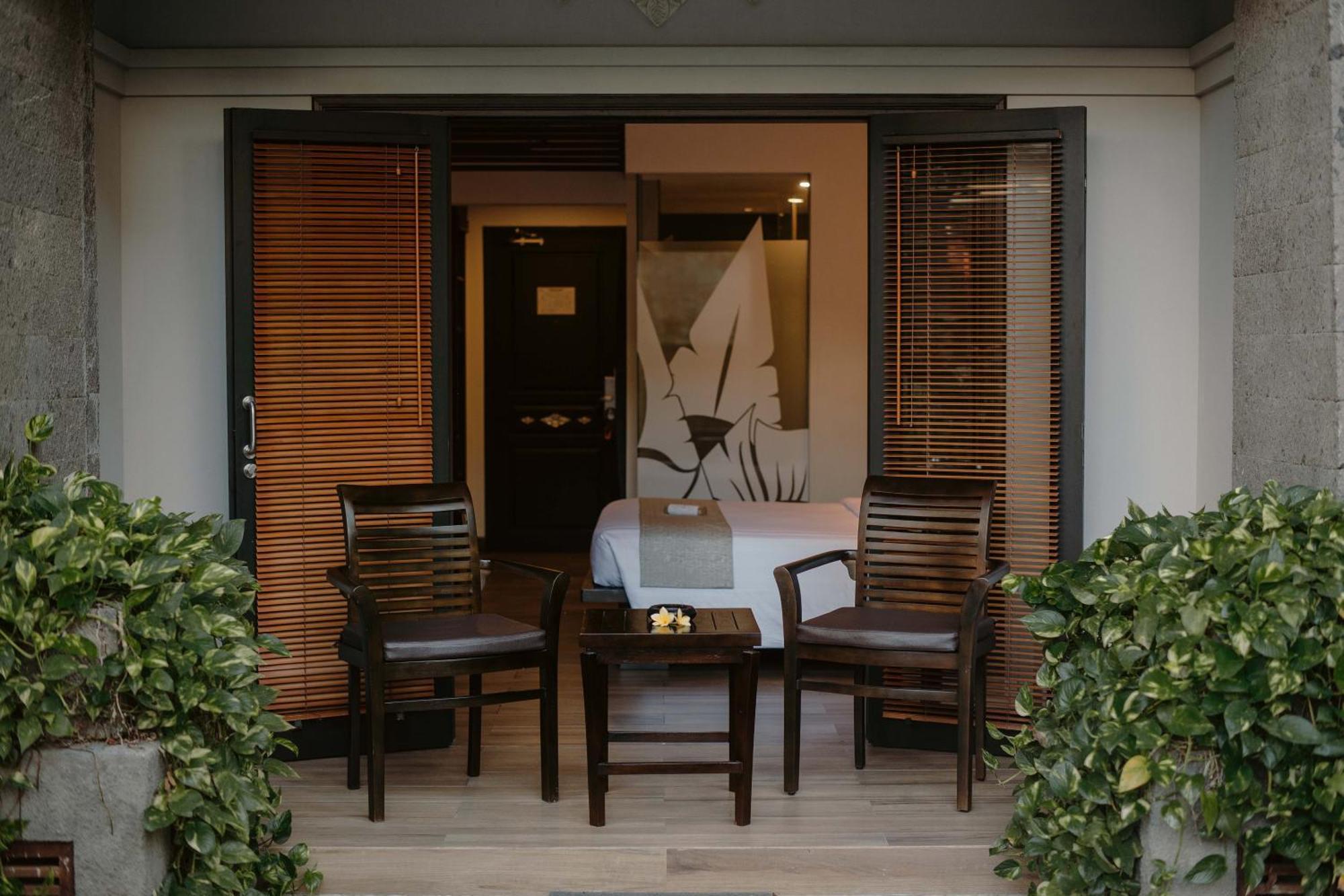 Deluxe Double or Twin Room Pool Access