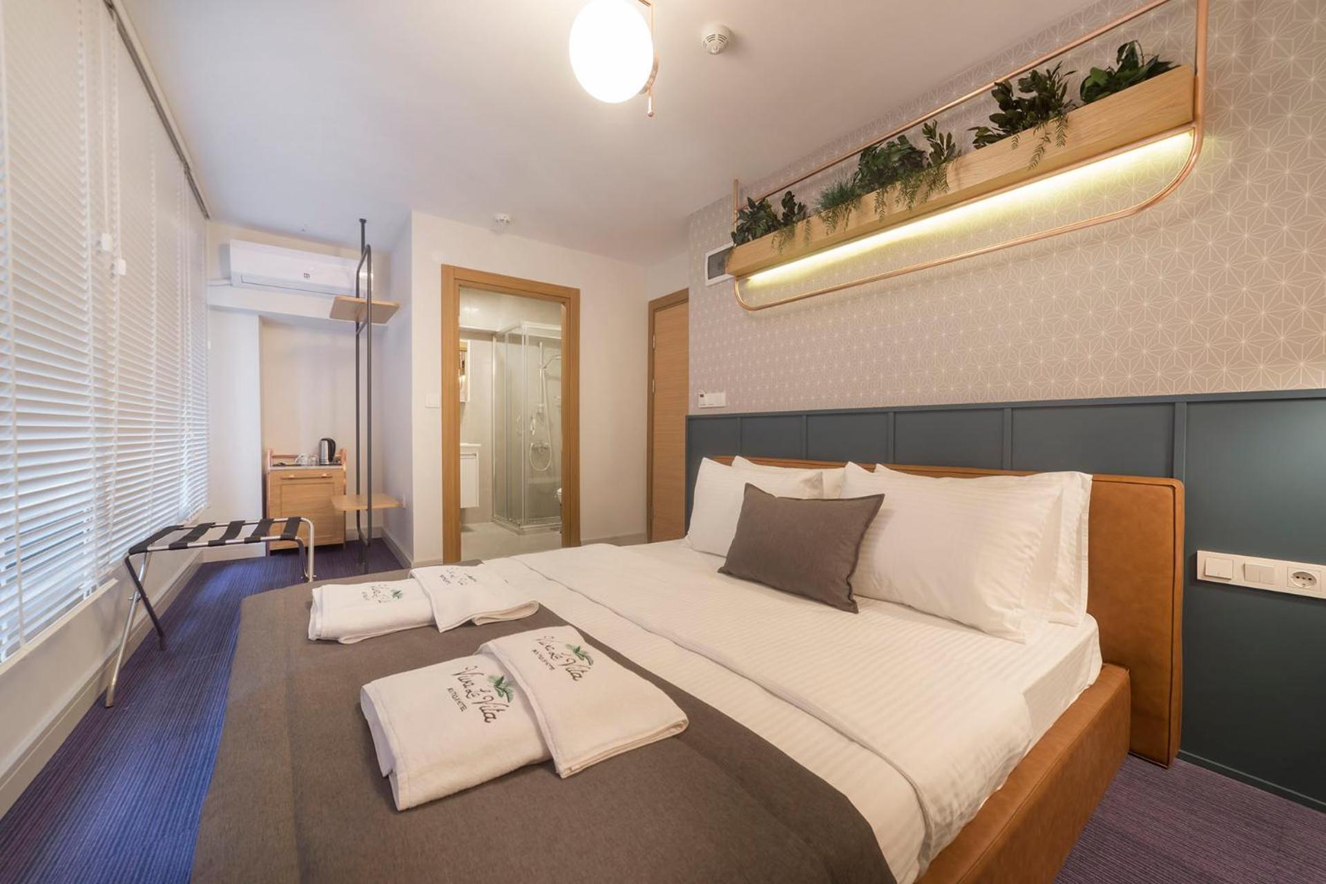 Large Double Room