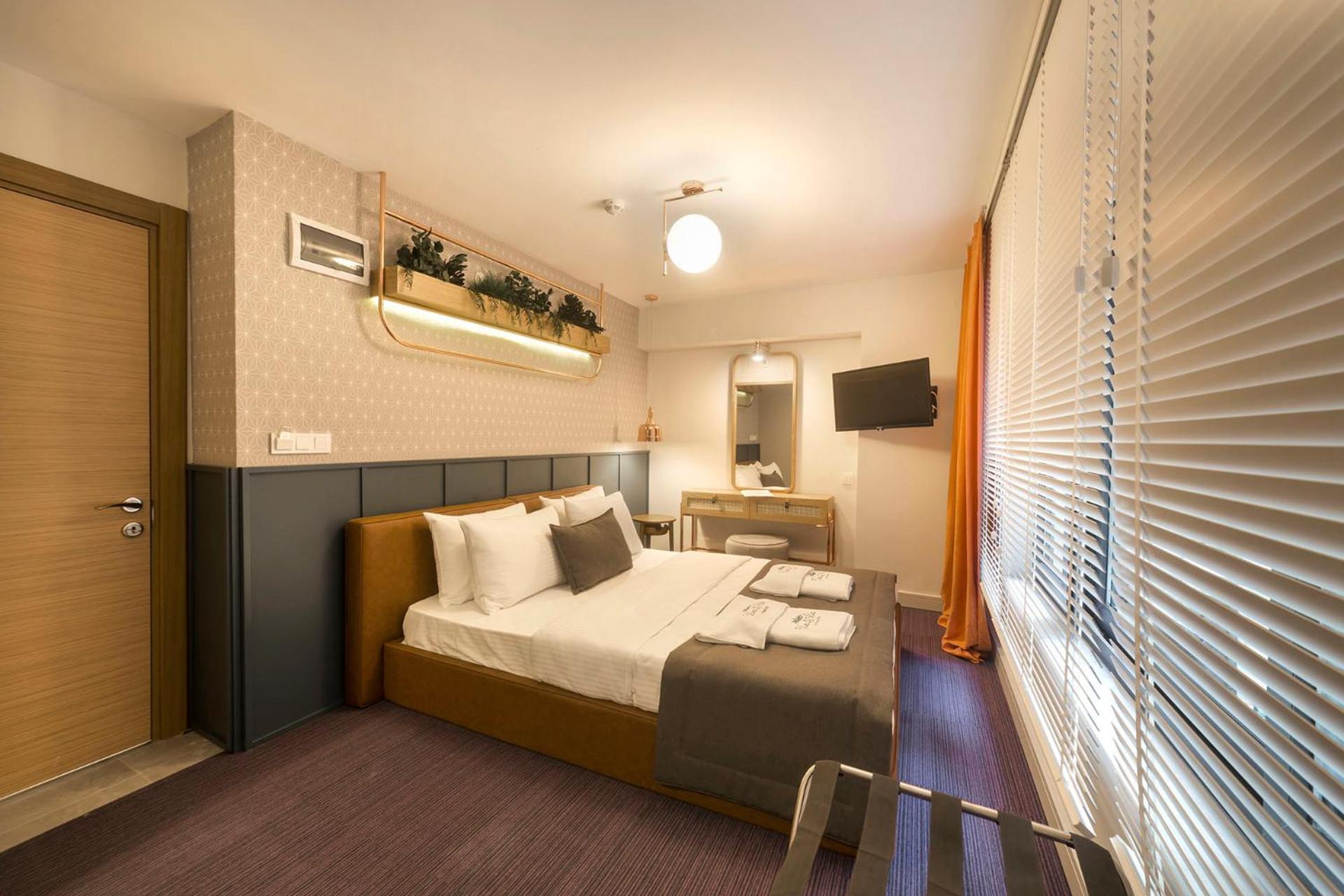 Large Double Room