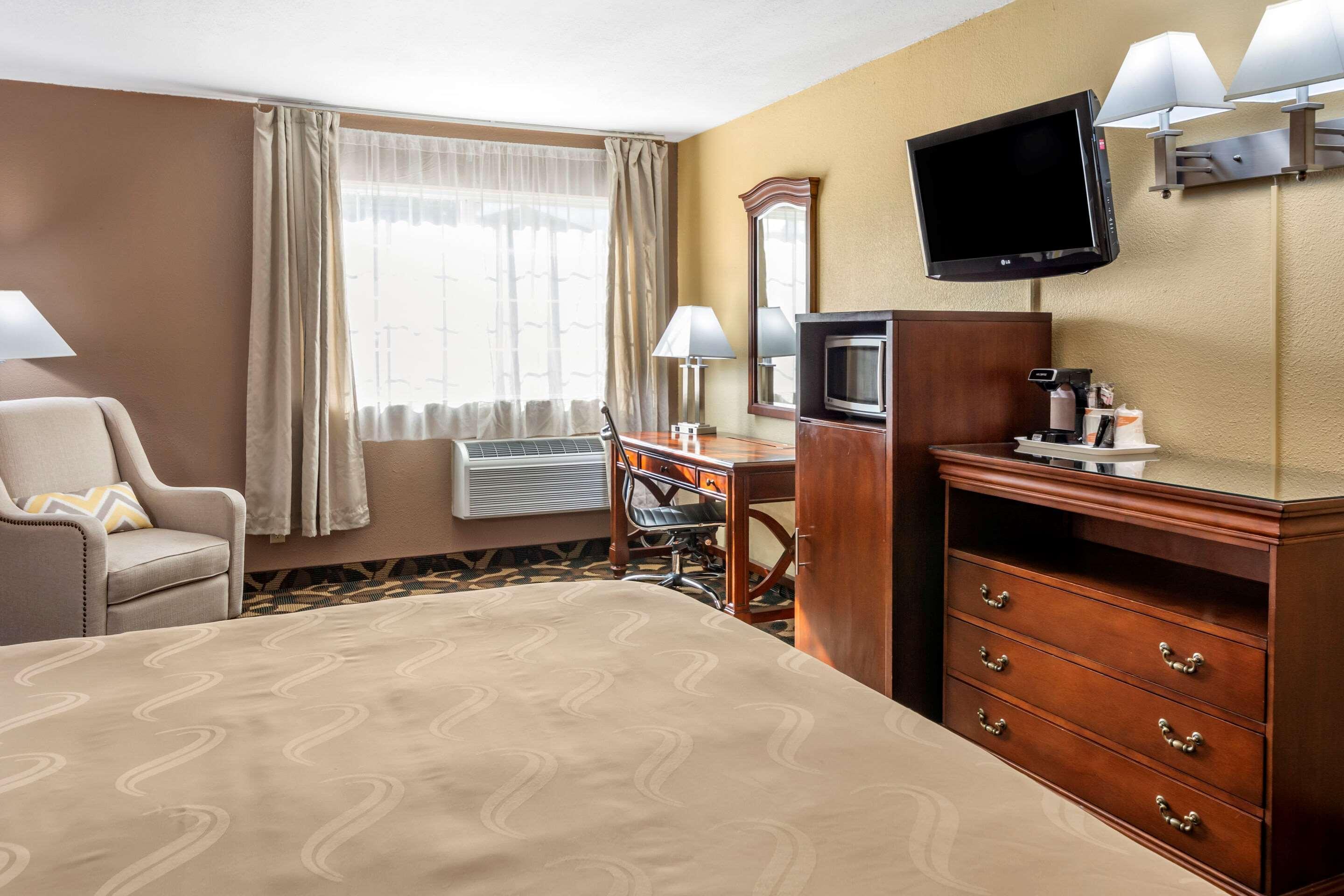 King Room - Accessible/Non-Smoking,1589343315:JPEG