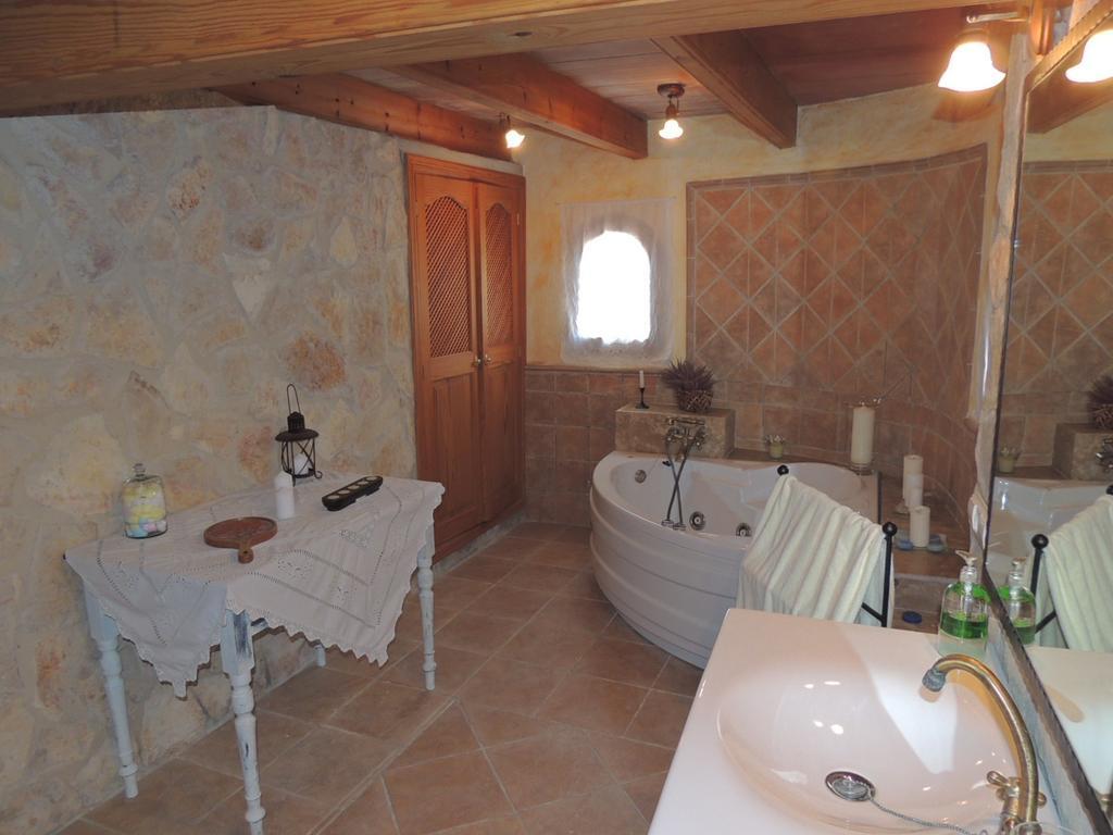 Studio with Balcony,136020288:JPEG