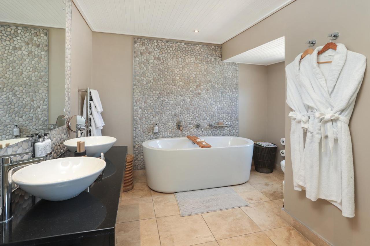 Standard Room with Garden View,1292765500:JPEG