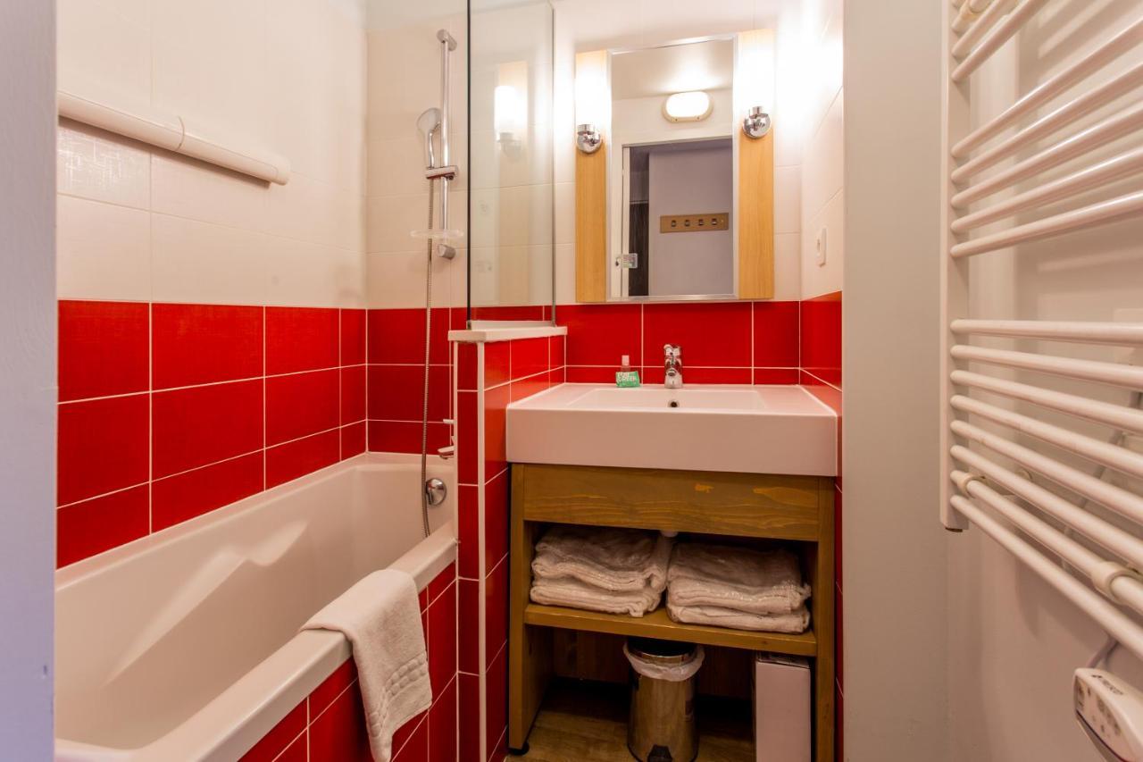 One-Bedroom Apartment with Sleeping Alcove (6 People),1305478021:JPEG