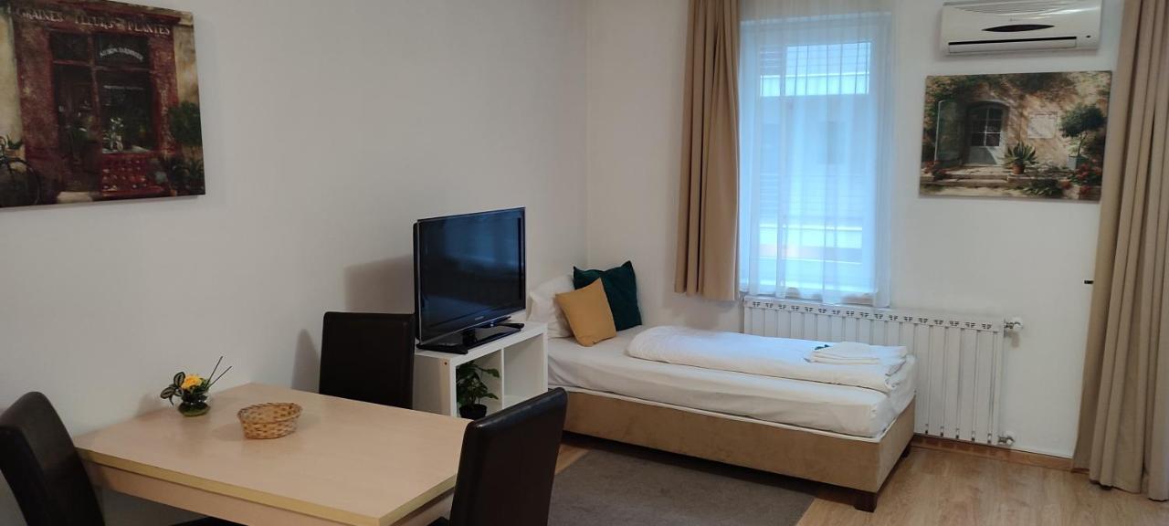 Studio Garden View